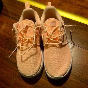 Youth GIRLS Nike Size 1Y